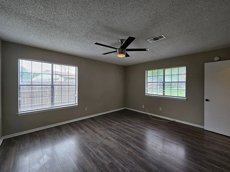 1710 Joy Dr — Photo 14