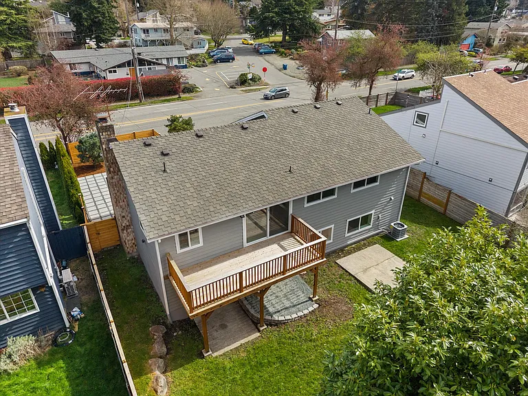 7407 25th Ave NE — Photo 35
