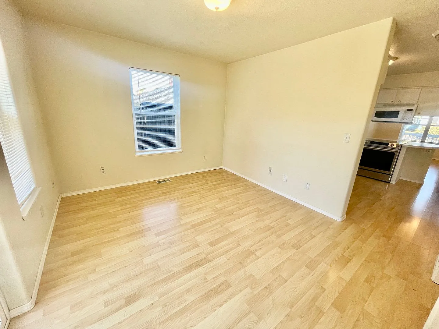Spacious, Updated 3-Bedroom Home with Den & Fenced Patio, Near Alberta! — Photo 4