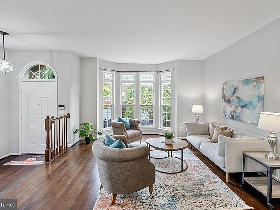 3rd image of 2563 James Madison Cir