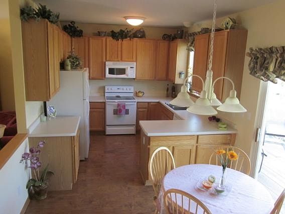 3rd image of 2034 Wildberry Ct