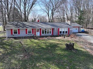 1450 Bonnie Rd, Macedonia, OH 44056