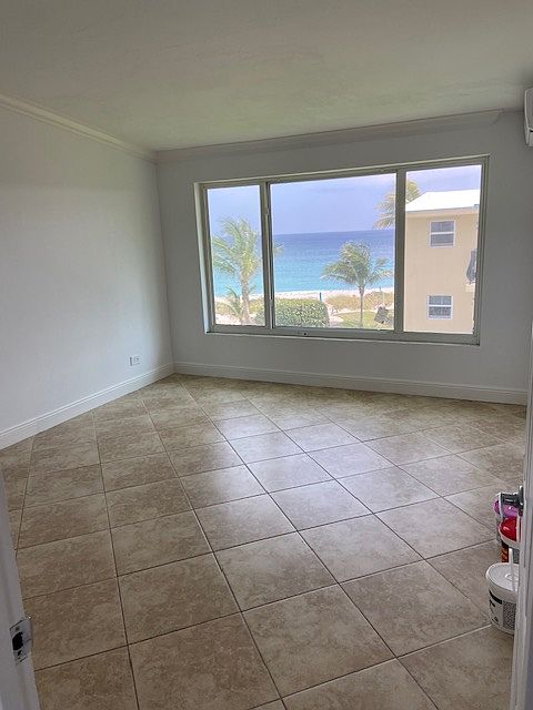 Bedroom & oceanview