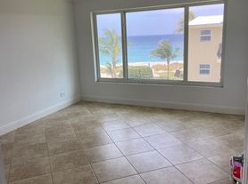 1041 Hillsboro Mile