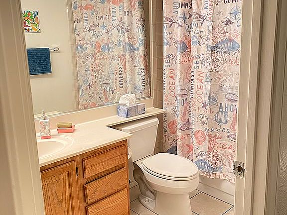Guest Bathroom 1/2