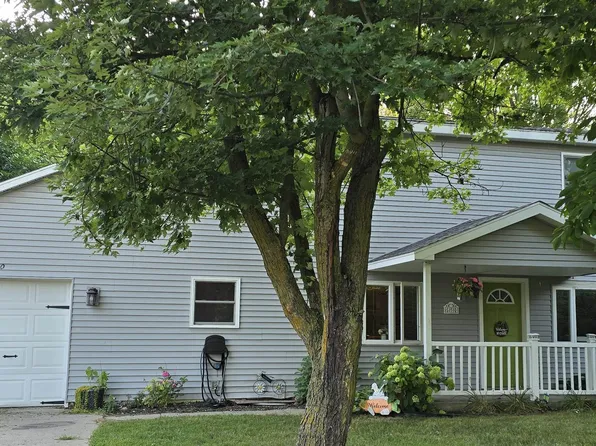 550 S Hemlock Rd, Hemlock, MI 48626