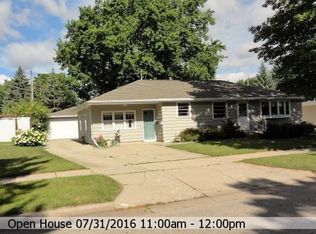 2413 S Greenview St, Appleton, WI 54915