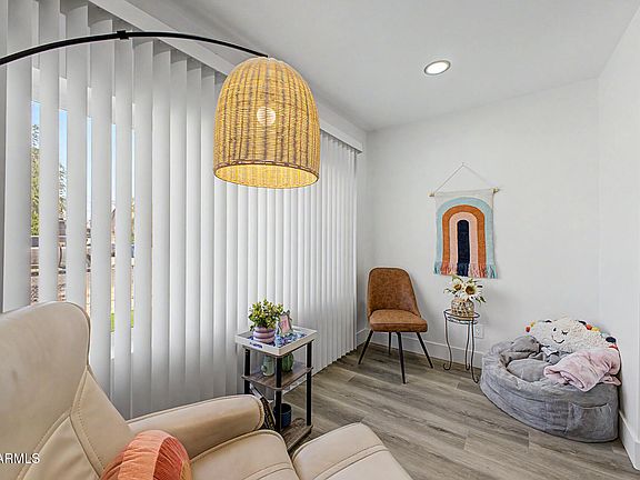 5th image of 1335 E MORELAND Street