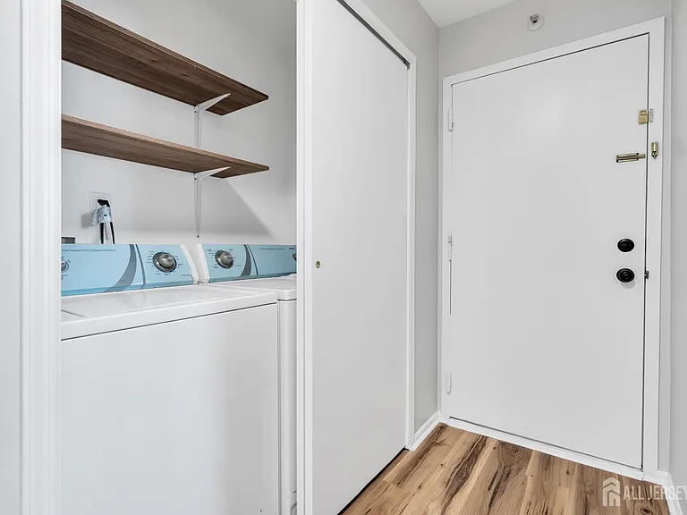 812 Green Hollow Dr — Photo 8