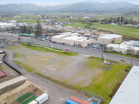 4th image of 2925 S Pacific Highway