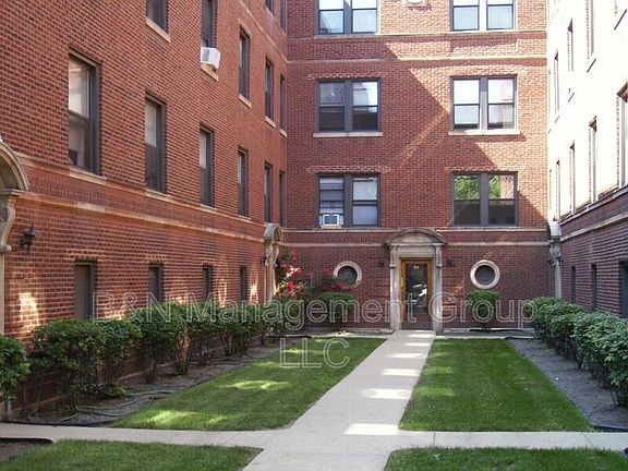 2nd image of 910 W Oakdale Ave APT 3N
