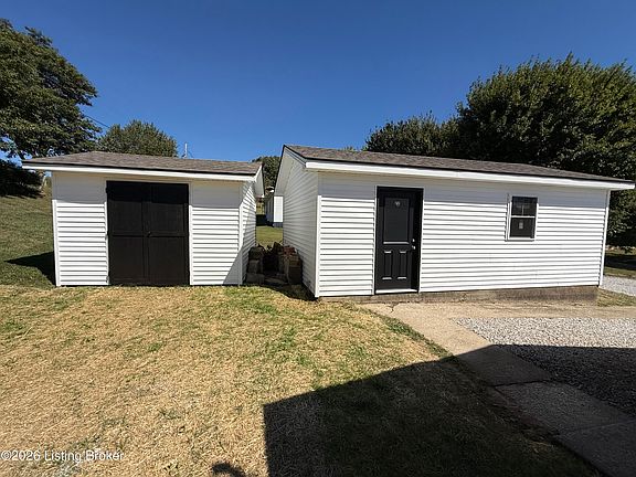 3rd image of 113 Lake Ridge Rd