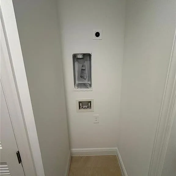2167 Della Dr — Photo 6