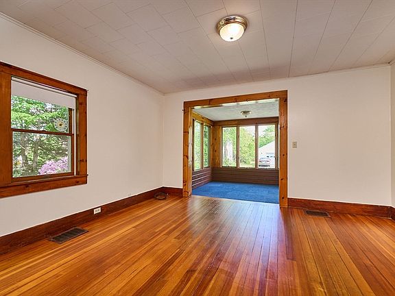5th image of 4 Petticoat Hill Rd