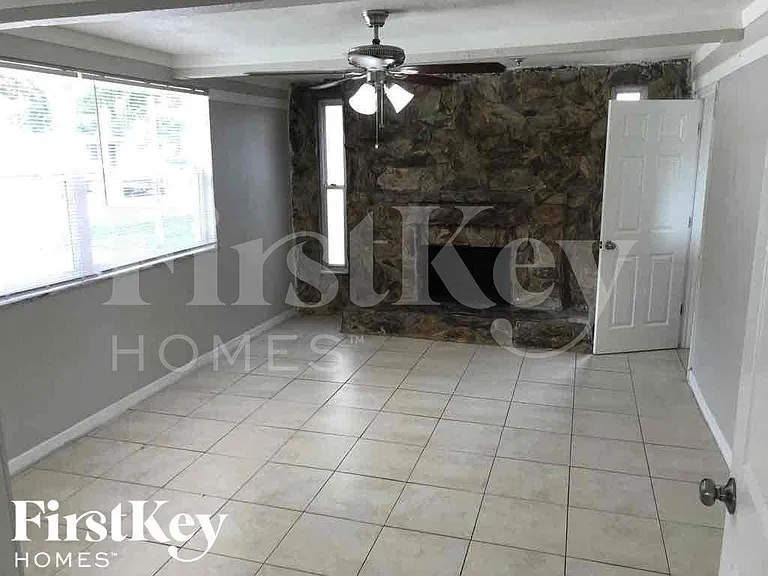 9242 82nd Way — Photo 5