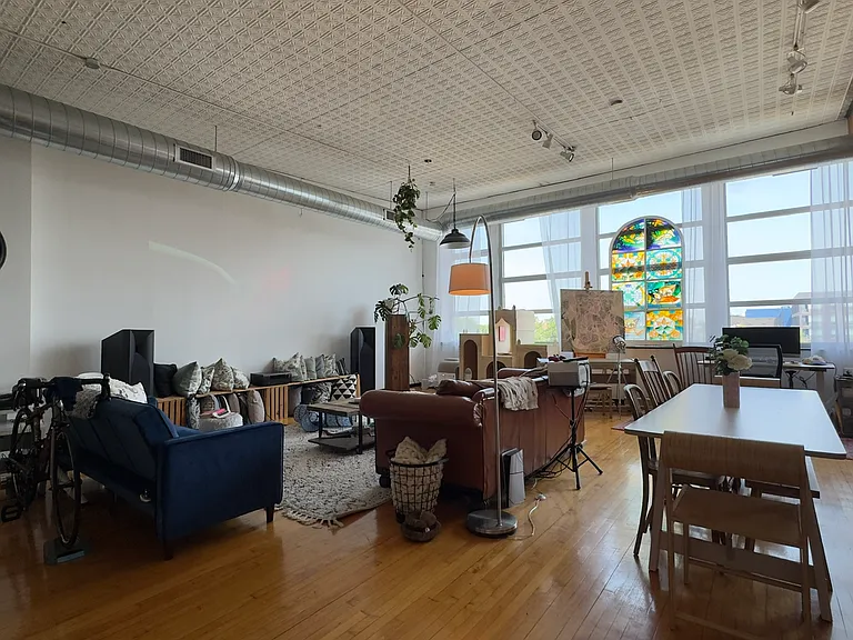 2410 W North Ave #R — Photo 2