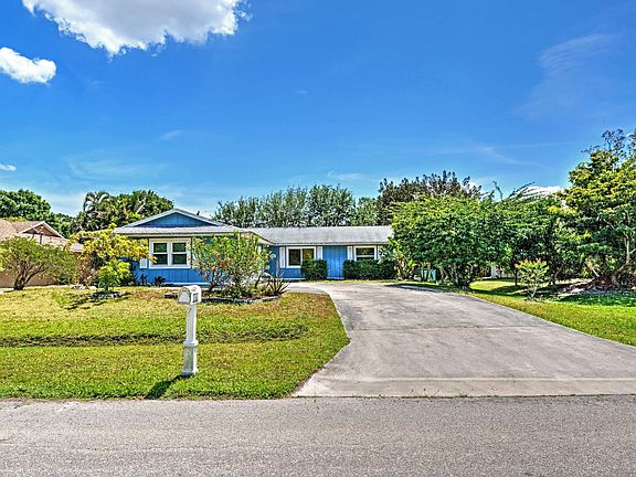 3rd image of 230 SW Starflower Ave