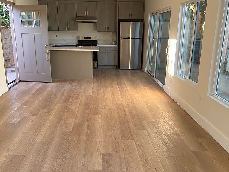 825 Bilton Way #B — Photo 11