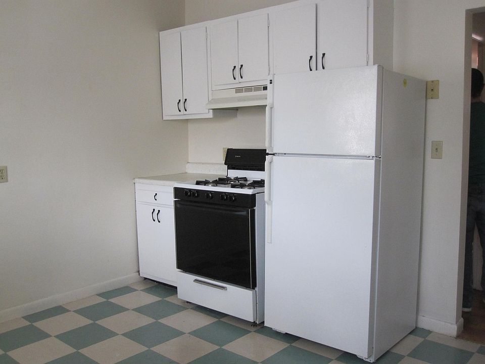 Eat in kitchen