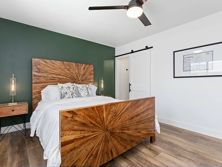 Downstairs master en-suite bedroom