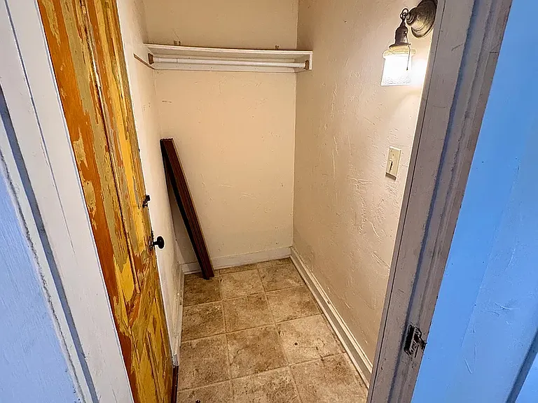 111 Rockwell St #A — Photo 3