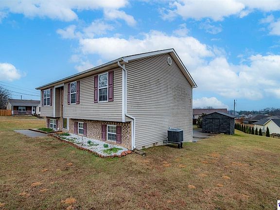 2nd image of 1693 Elm Rd