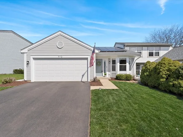 972 Fox Chase Dr, Round Lake Beach, IL 60073