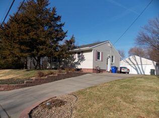 2338 Coldstream Ave NE, Cedar Rapids, IA 52402