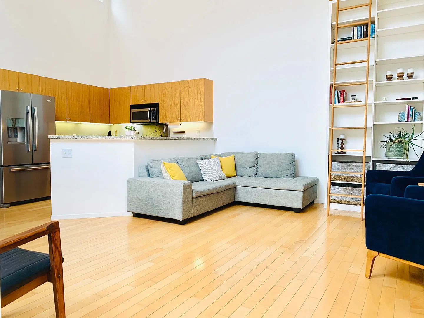 Top Floor 2BD/2BA Gorgeous Condo Located in the Heart of Little Italy! $3,695/mo! — Photo 4