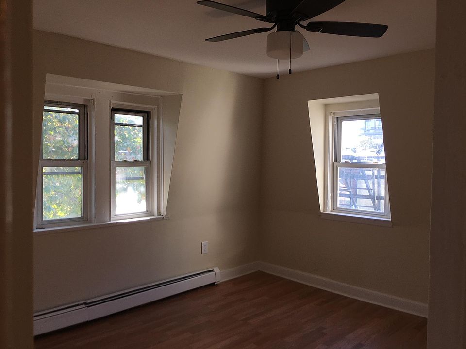 2nd image of 28 Wakeman Ave #3