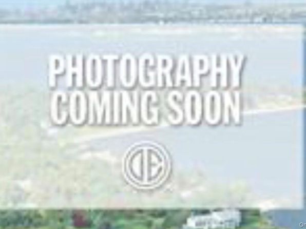 362 W Merrick Rd #102