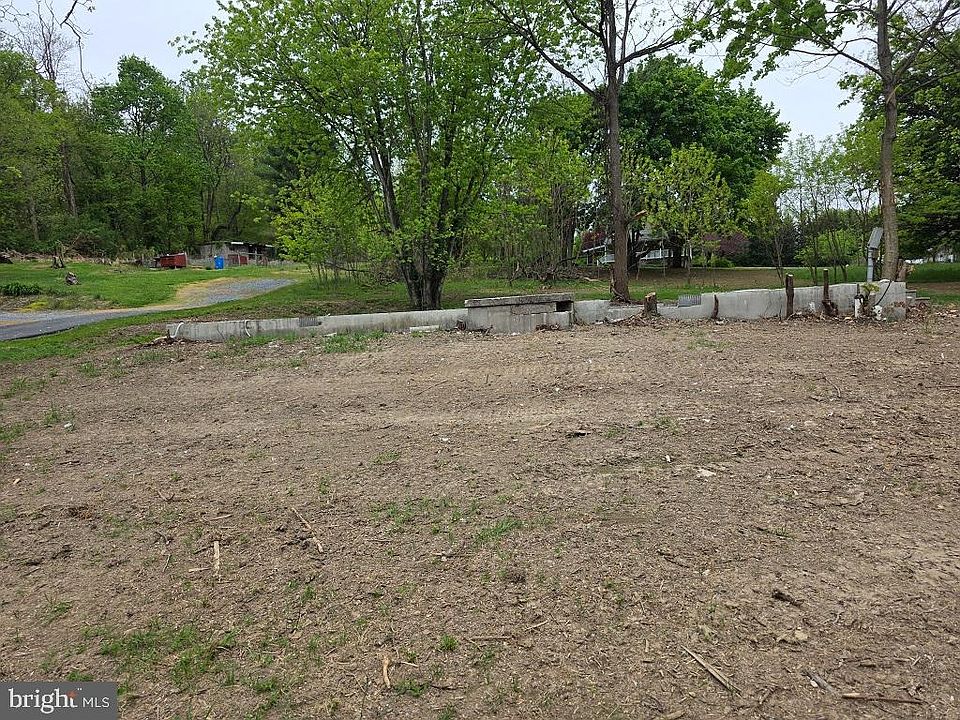 1st image of 604 S Mountain Rd