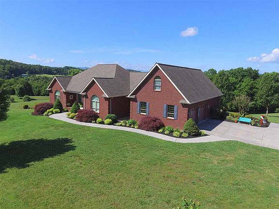 3rd image of 915 Edenwood Way