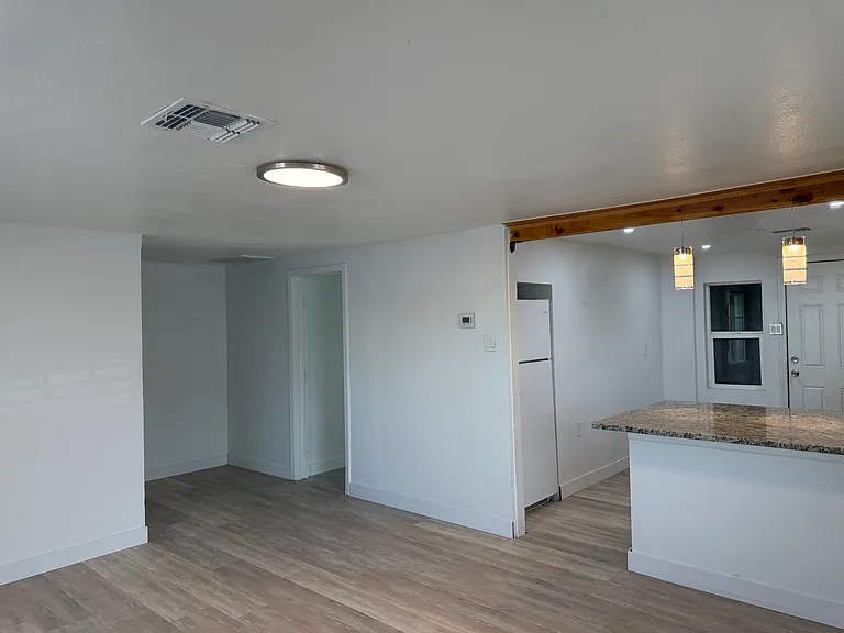 3752 E Polk St #B — Photo 3