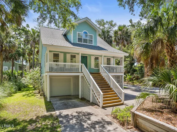 601 Porpoise Dr, Saint Helena Island, SC 29920