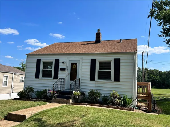 10286 Saint Katherine Ln, Saint Ann, MO 63074