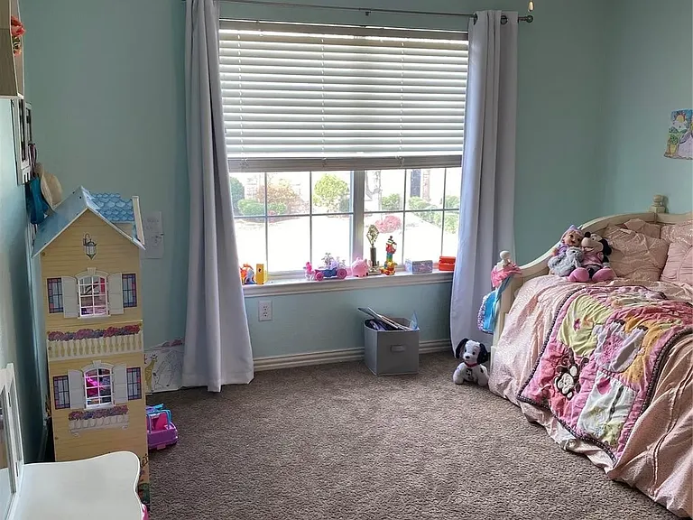 7852 Rainbow Falls Dr — Photo 16
