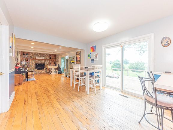 3rd image of 3559 Meadow Ln