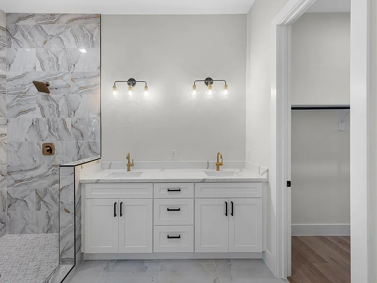 2348 Delafield St — Photo 16