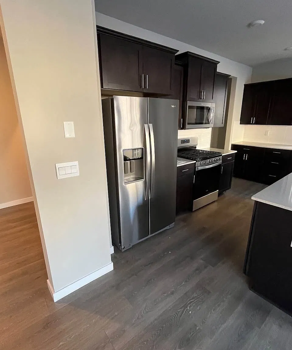 4 bed, 2251 sqft, $2,650 — Photo 3