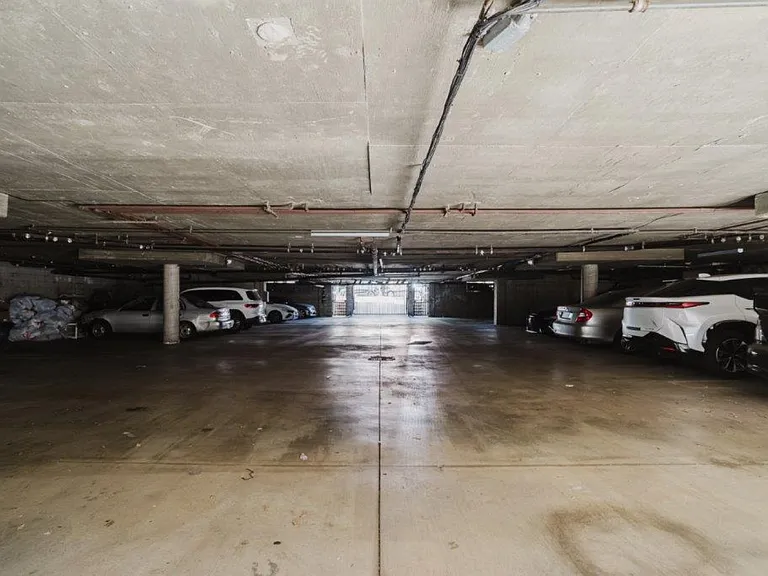 914 E Elk Ave #3 — Photo 40