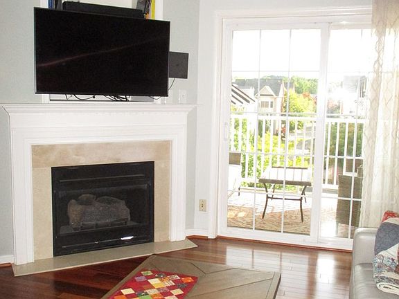 4th image of 4950 Brenman Park Dr APT 413