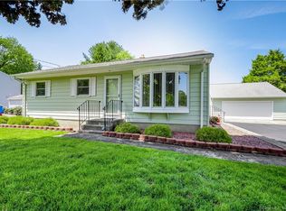 135 Chestnut Dr, Colchester, CT 06415