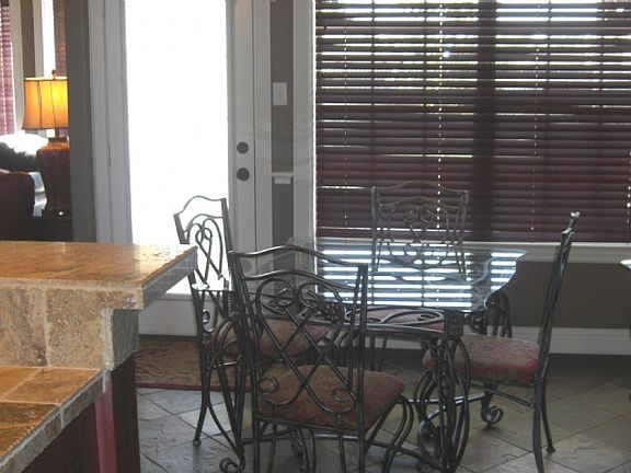 5th image of 5813 Lyndhurst Dr