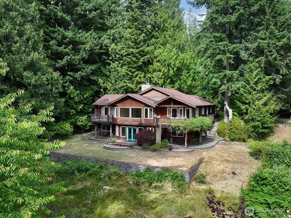 3845 Goldfinch Lane, Clinton, WA 98236