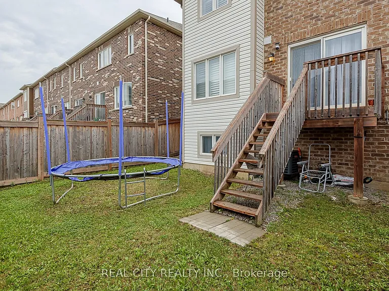 306 Gillett Point N — Photo 30