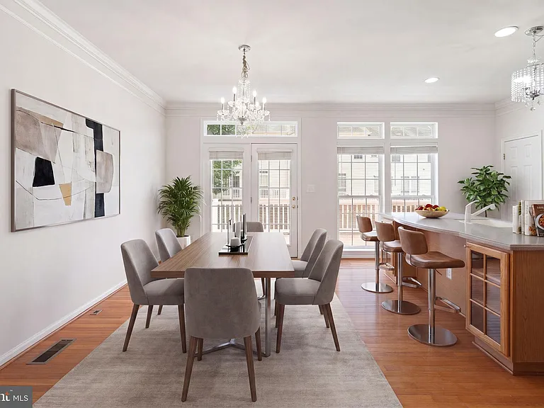 2225 Potomac Club Pkwy — Photo 2