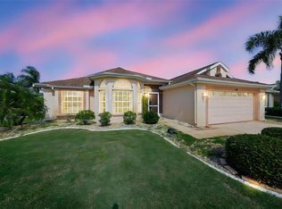 1619 Brookton Green Dr, Sun City Center, FL 33573