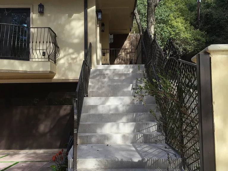 1020 N Moraga Dr — Photo 3
