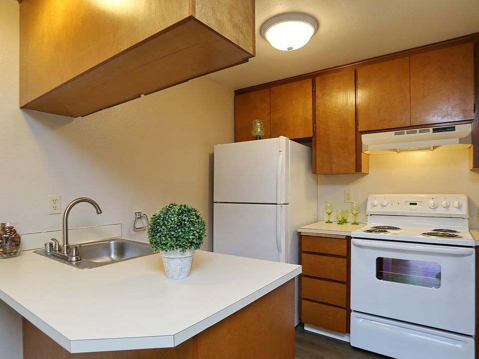 2nd image of 6407 53rd Avenue Ct W #6407D